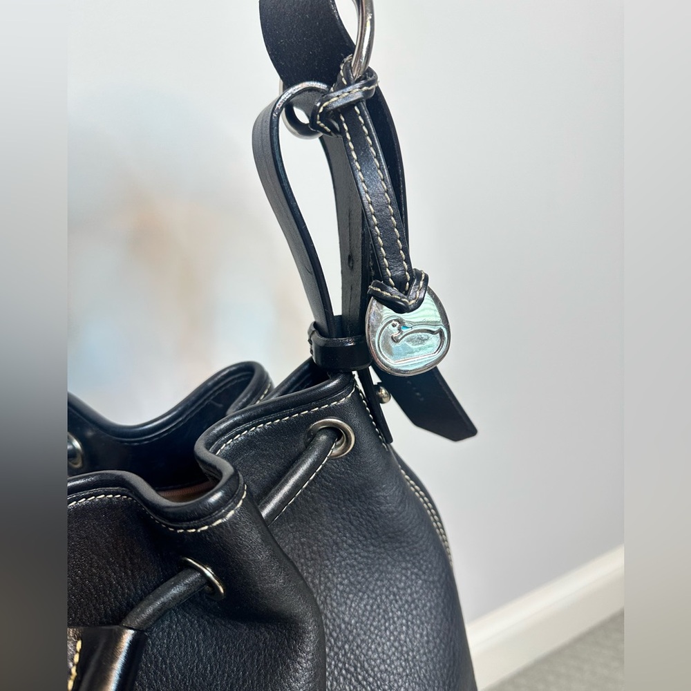 Vintage Dooney & Bourke black full grain leather bucket shoulder bag bucket bag - Picture 7 of 16